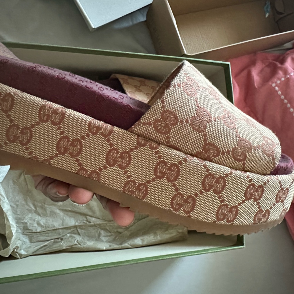 Gently Worn atleast 4 times